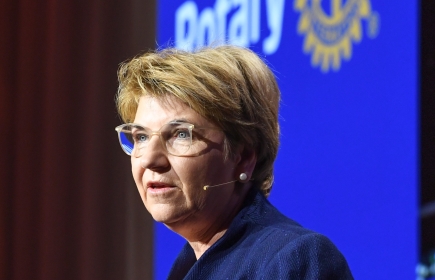 La présidente de la Confédération Viola Amherd a ouvert la partie officielle de la fête du jubilé du Rotary à Berne